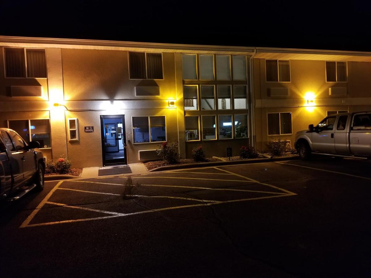 Bilmar Inn & Suites Dell Rapids Exteriér fotografie
